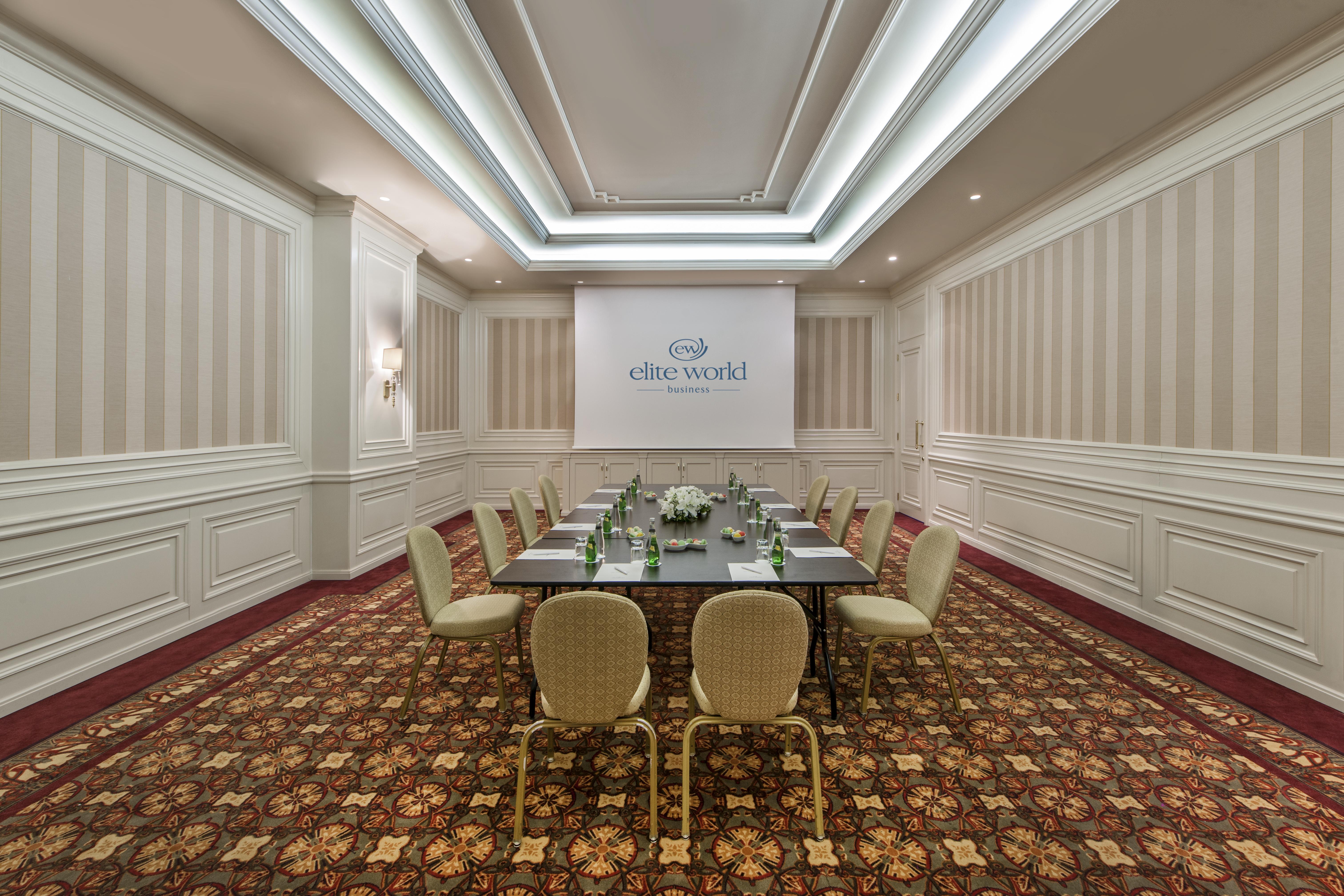 精英世界商务酒店 伊斯坦布尔 外观 照片 Meeting room at the hotel